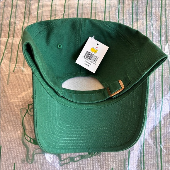 Masters Tournament Par Three Contest Package 2019 White & Green hats & pinflag - Picture 3 of 5